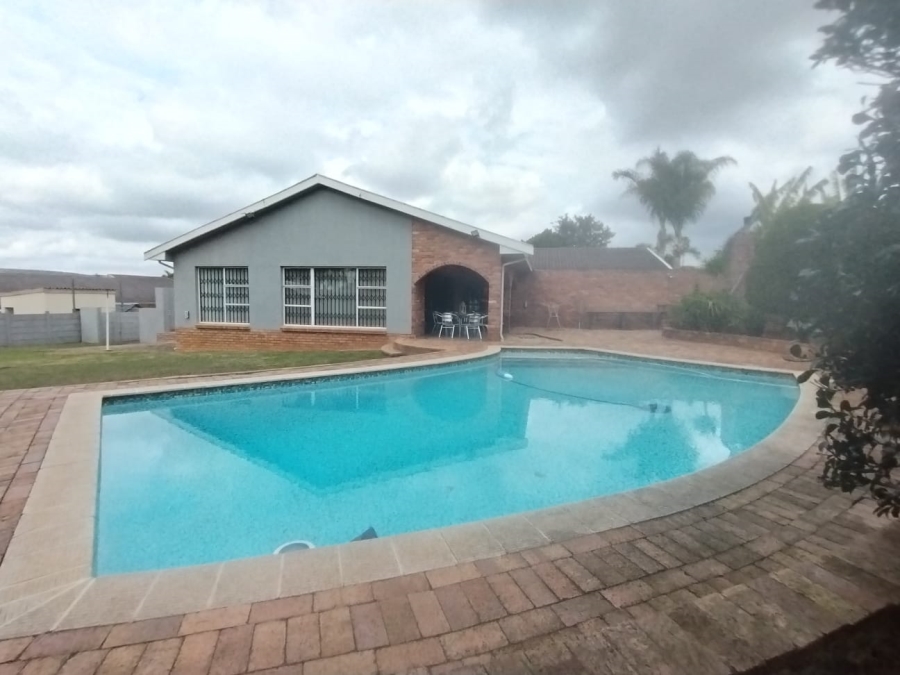 4 Bedroom Property for Sale in Vanes Estate Eastern Cape